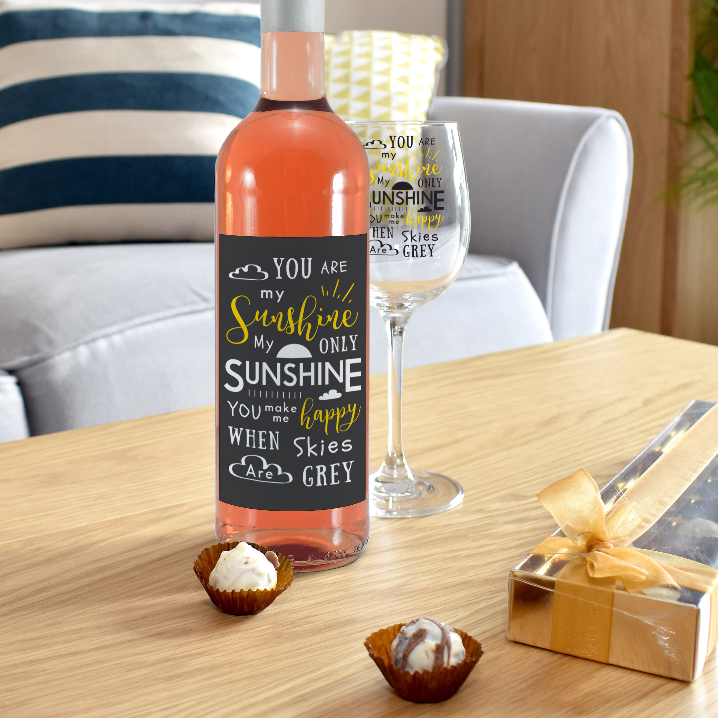 4004313-You-Are-My-Sunshine-Rosé-Wine-Gift-Set-3.jpg