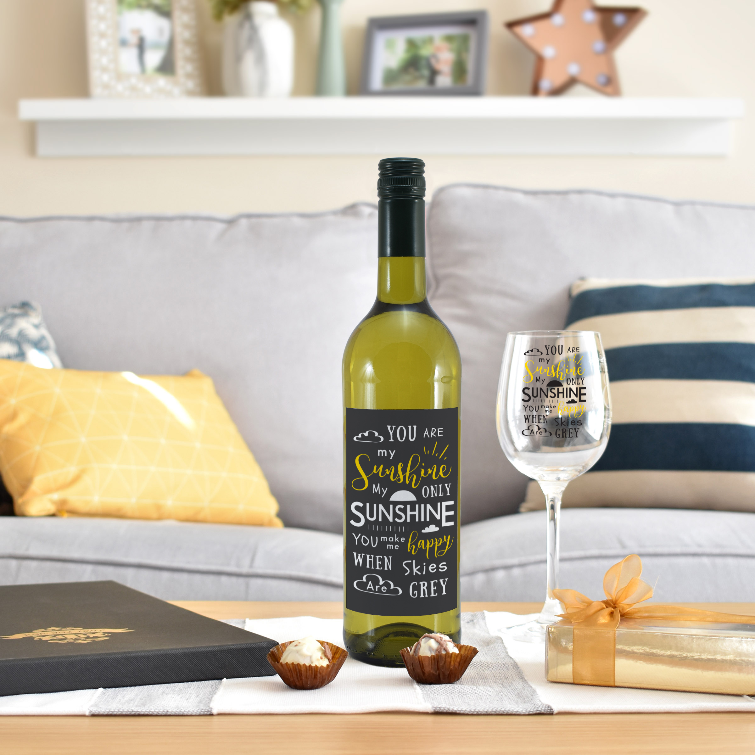4004314-You-Are-My-Sunshine-White-Wine-Gift-Set-2.jpg
