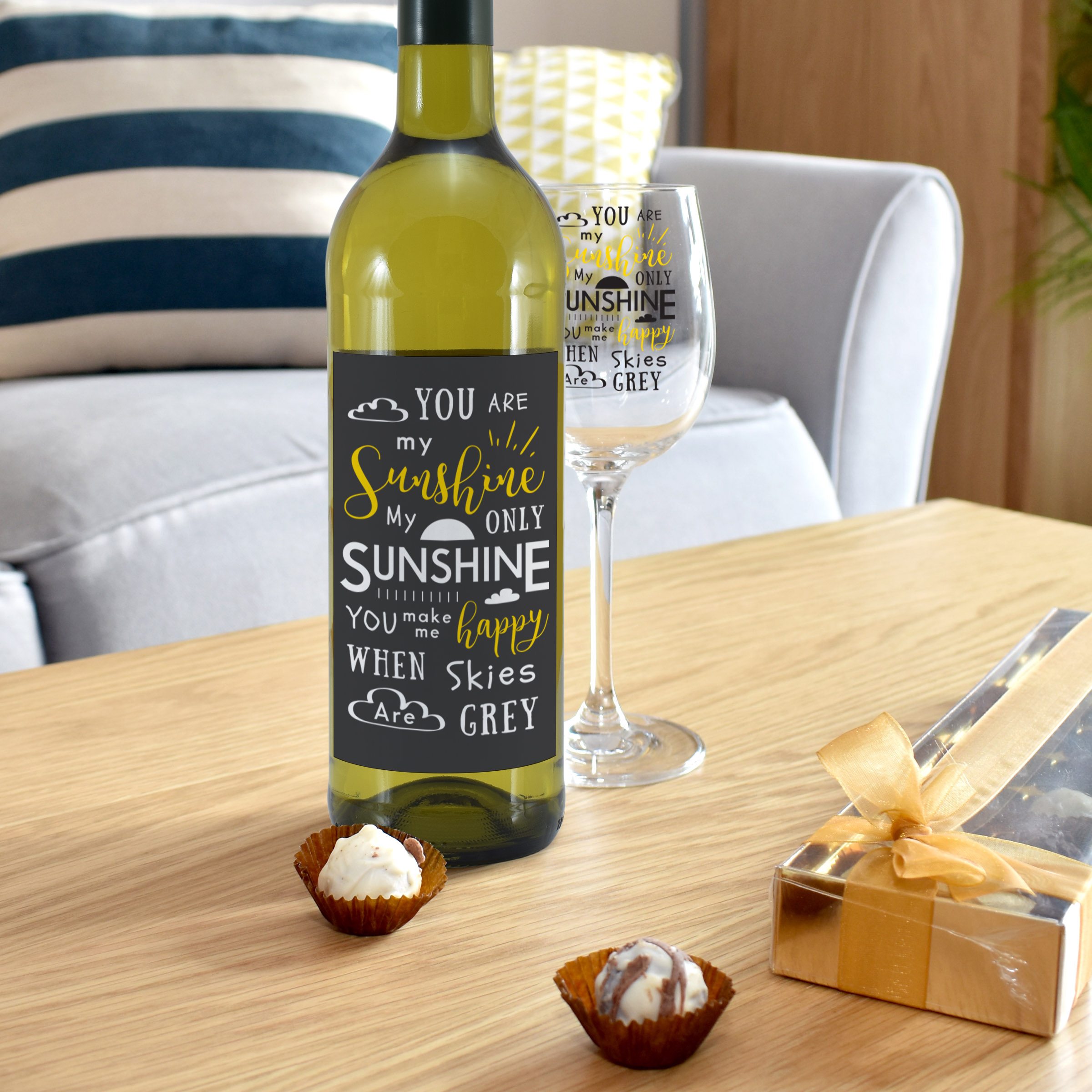 4004314-You-Are-My-Sunshine-White-Wine-Gift-Set-3.jpg